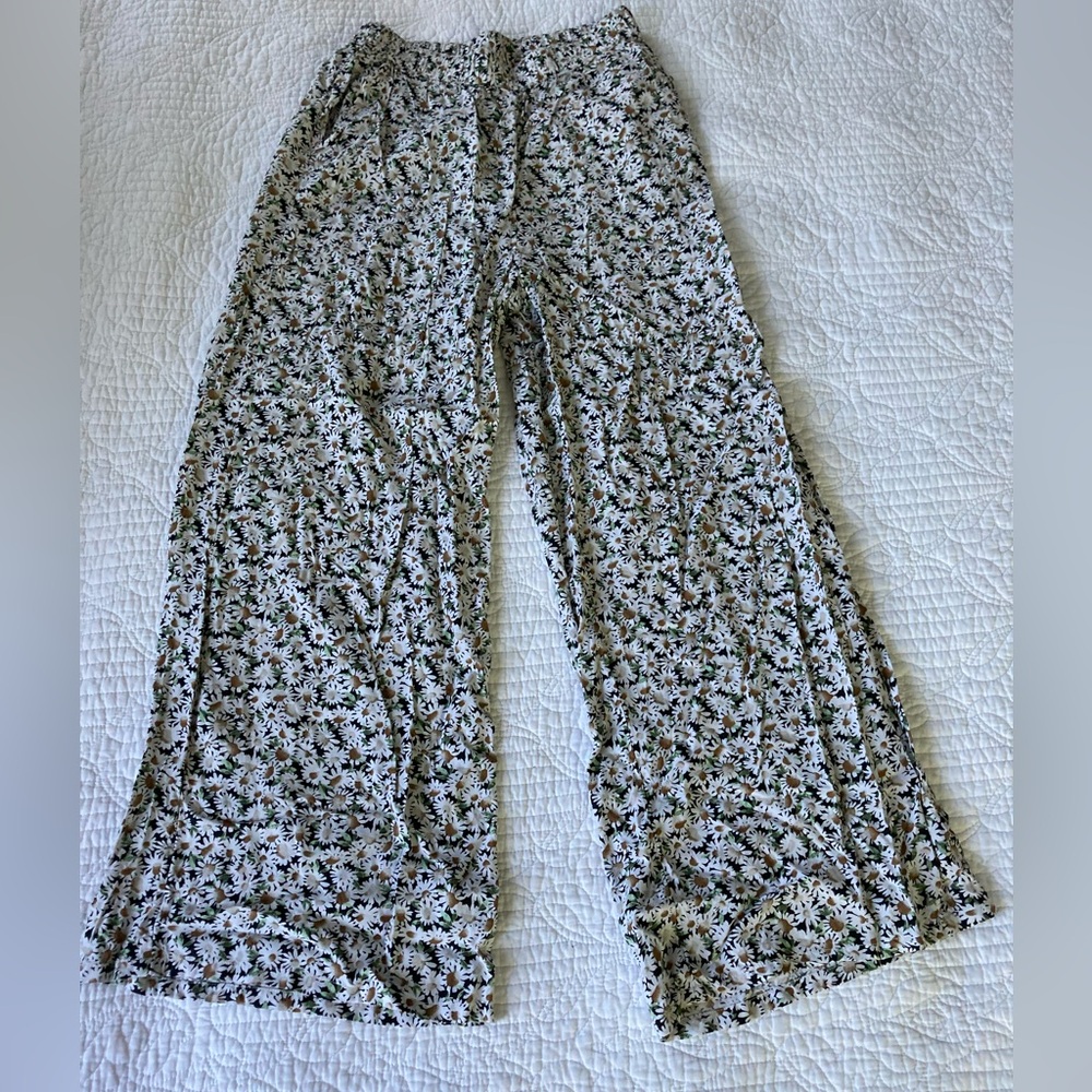 Floral Print Wide-Leg Pants - Picture 2 of 12